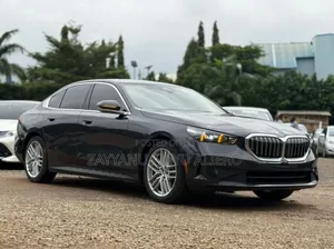 BMW 330i 2024 Black