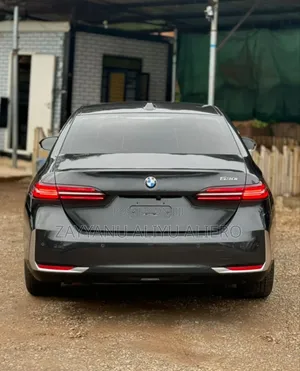 BMW 330i 2024 Black