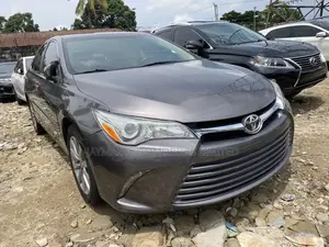 Toyota Camry XLE 4dr Sedan (2.5L 4cyl 6A) 2015 Gray