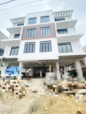 2bdrm Apartment in Lekki Phase 1 for sale
