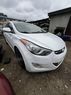 Hyundai Elantra 2012 White