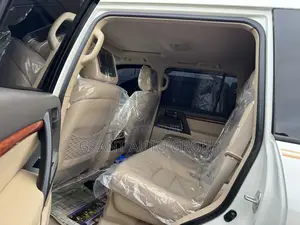Toyota Land Cruiser 4.6 V8 GX-R 2015 White