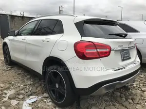 Mercedes-Benz GLA 250 2018 White