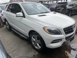 Mercedes-Benz M Class ML350 4MATIC 4dr SUV AWD (3.5L 6cyl 7A) 2014