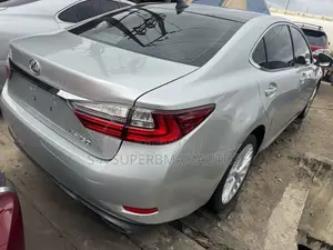 Lexus ES 2016 Silver