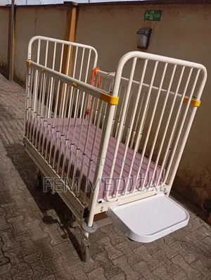 Electric Multifunctional Children and Baby Cot
