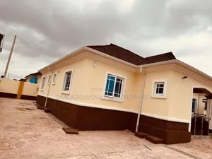 Furnished 3bdrm Bungalow in Alagbaka Gra, Akure for sale
