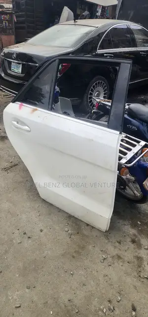 Ml350 2014 Back Passenger Door