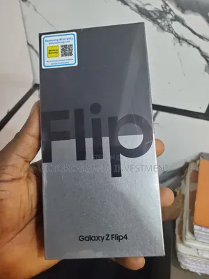New Samsung Galaxy Z Flip4 256 GB Pink