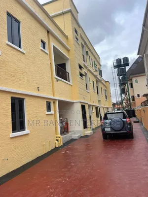 Mini Flat in Ago Palace for rent