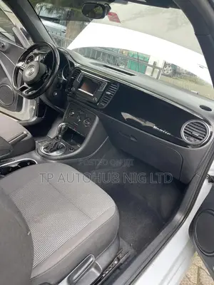 Volkswagen Beetle 2.0T Final Edition SEL Hatchback 2019 Silver