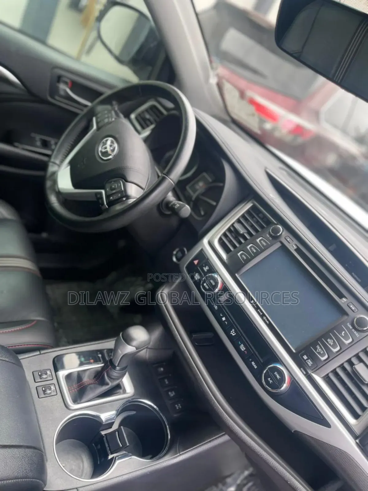 Toyota Highlander SE 2019 White