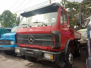 1622 Benz Tipper Truck 6 Tyres 4x4 (Foreign Used)