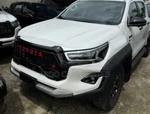 New Toyota Hilux 2025 Silver