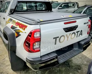 New Toyota Hilux 2025 Silver
