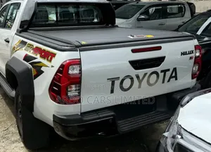 New Toyota Hilux 2025 Silver