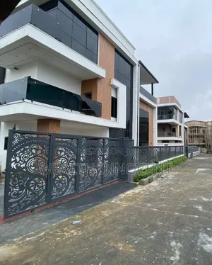 5bdrm Duplex in Guzape District for sale