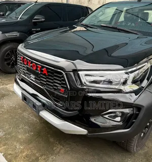 New Toyota Hilux 2025 Matt Black