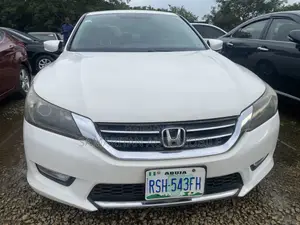Honda Accord Sport 4dr Sedan FWD (2.4L 4cyl 2A) 2013 White