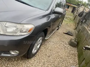 Toyota Highlander 4x4 2008 Gray