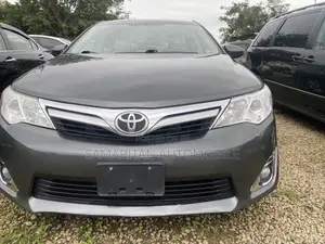 Toyota Camry LE 4dr Sedan (2.5L 4cyl 6A) 2014 Gray