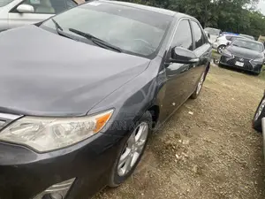 Toyota Camry LE 4dr Sedan (2.5L 4cyl 6A) 2013 Gray
