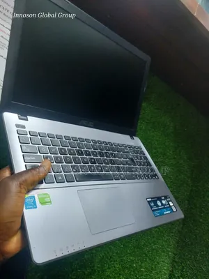 Laptop Asus X550LA 8GB Intel Core i5 HDD 500GB