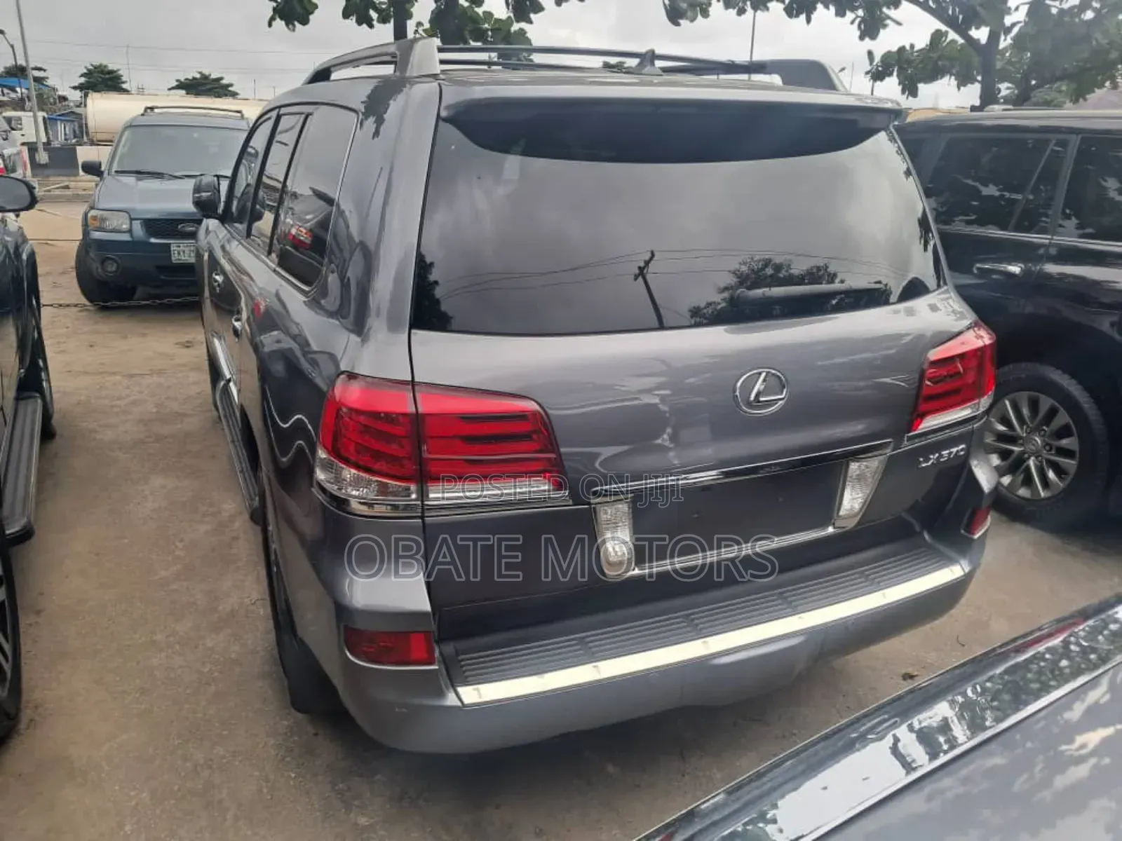 Lexus LX 570 AWD 2016 Gray
