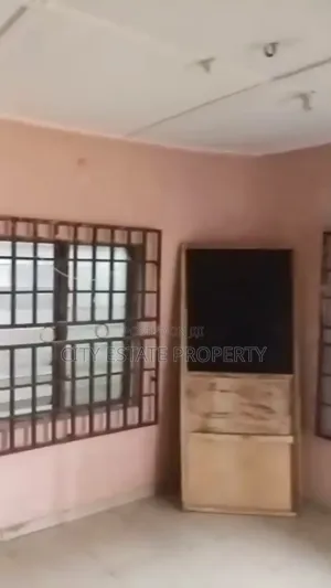 1bdrm Block of Flats in Ehoro Estate Side, Elelenwo for rent