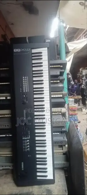 Keyboard Yamaha Mx 88