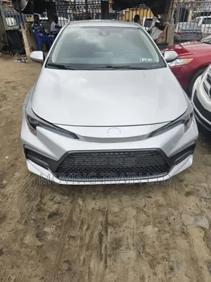 Toyota Corolla LE 2021 Silver