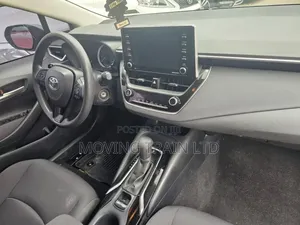 Toyota Corolla LE 2021 Silver