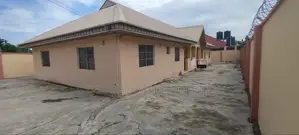 6bdrm Bungalow in Modomo, Ife for sale