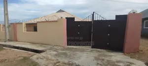 6bdrm Bungalow in Modomo, Ife for sale