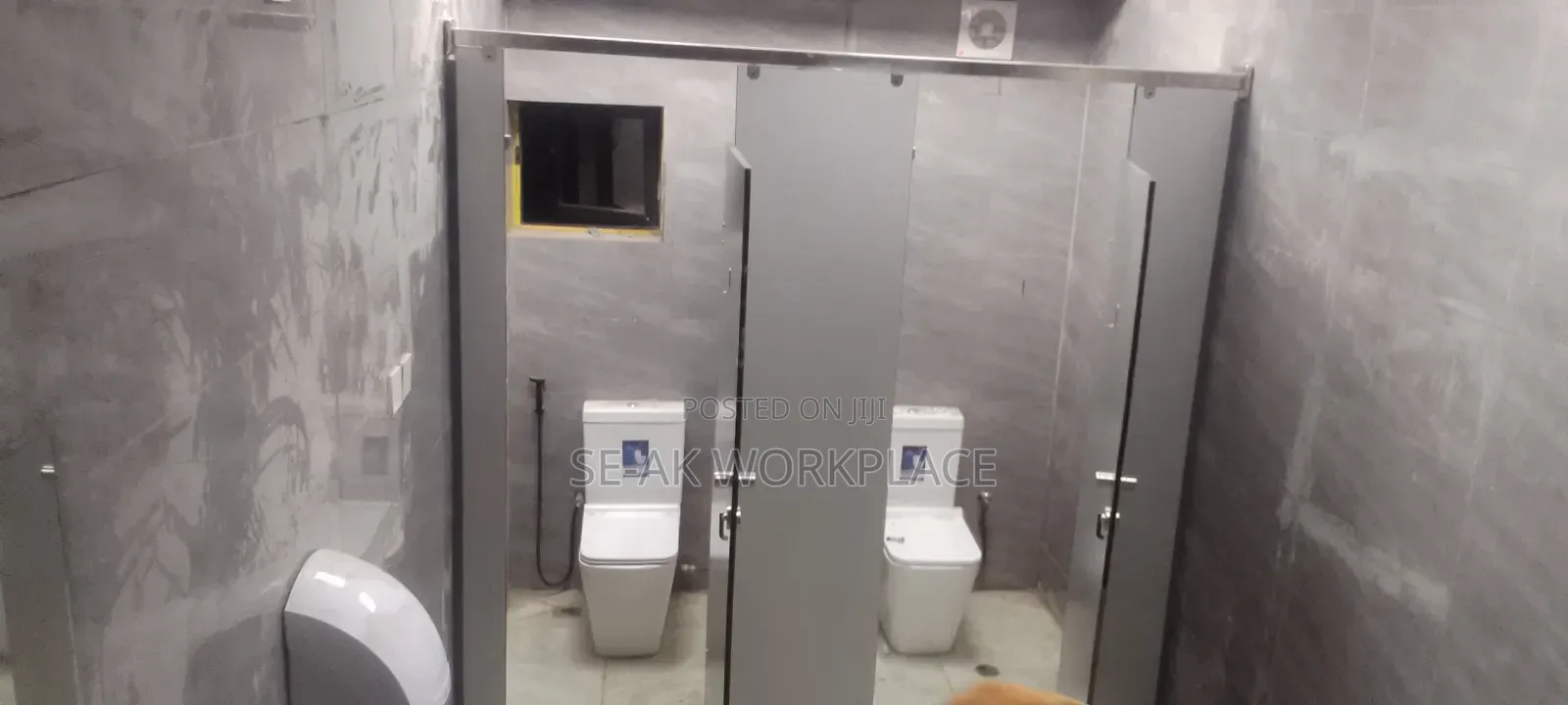 Waterproof Public Toilet SHEILDCORE Laminate Cubicle
