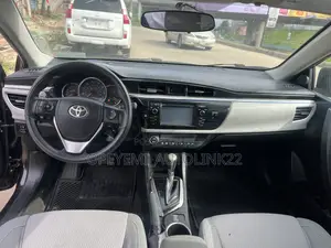 Toyota Corolla LE 4dr Sedan (1.8L 4cyl CVT) 2014 Black
