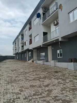 3bdrm Block of Flats in City Estate, Wuye for rent