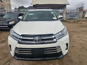 Toyota Highlander Limited 4dr SUV AWD (3.5L 6cyl 6A) 2015 White