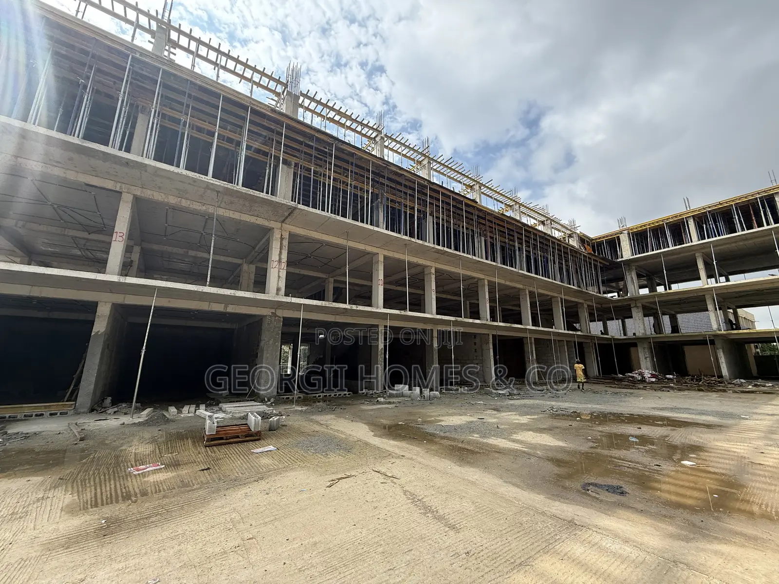 Commercial Complex/ Plaza