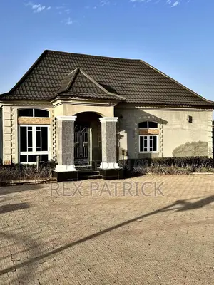 Furnished 6bdrm Duplex in Jos for sale