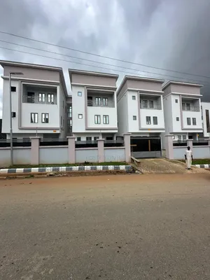 4bdrm Townhouse/Terrace in Katampe (7Min To for sale