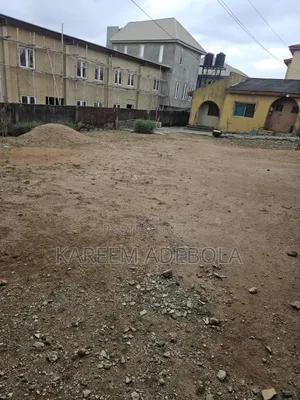 4bdrm Bungalow in Adeoni Estate Ojodu for sale