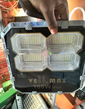 100w Vettmax Solar Flood Light