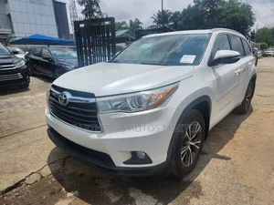 Toyota Highlander XLE V6 4x4 (3.5L 6cyl 6A) 2016 White