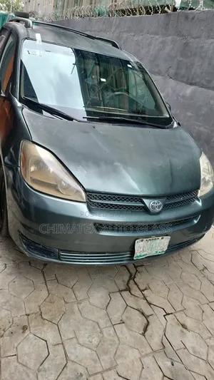 Toyota Sienna 2007 Windscreen Glass Available