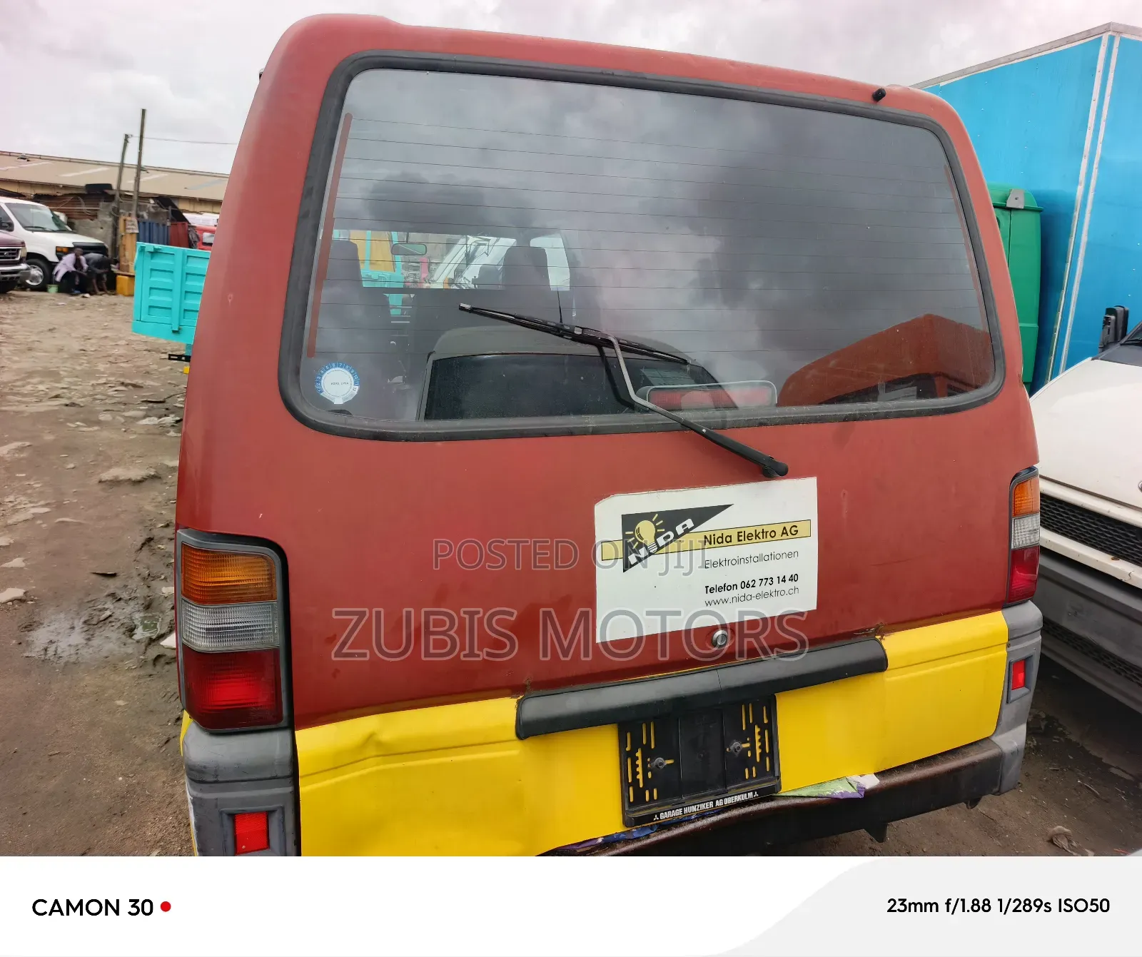Mitsubishi L300 2004 Red
