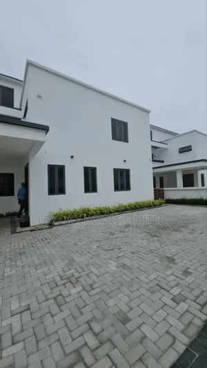 5bdrm Duplex in Ikeja for sale