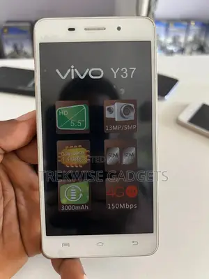 Vivo Y37 16 GB Gold