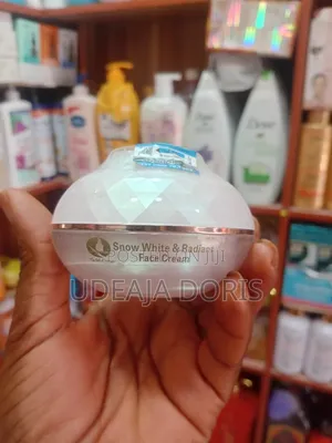 Snow White and Radiant Face Cream