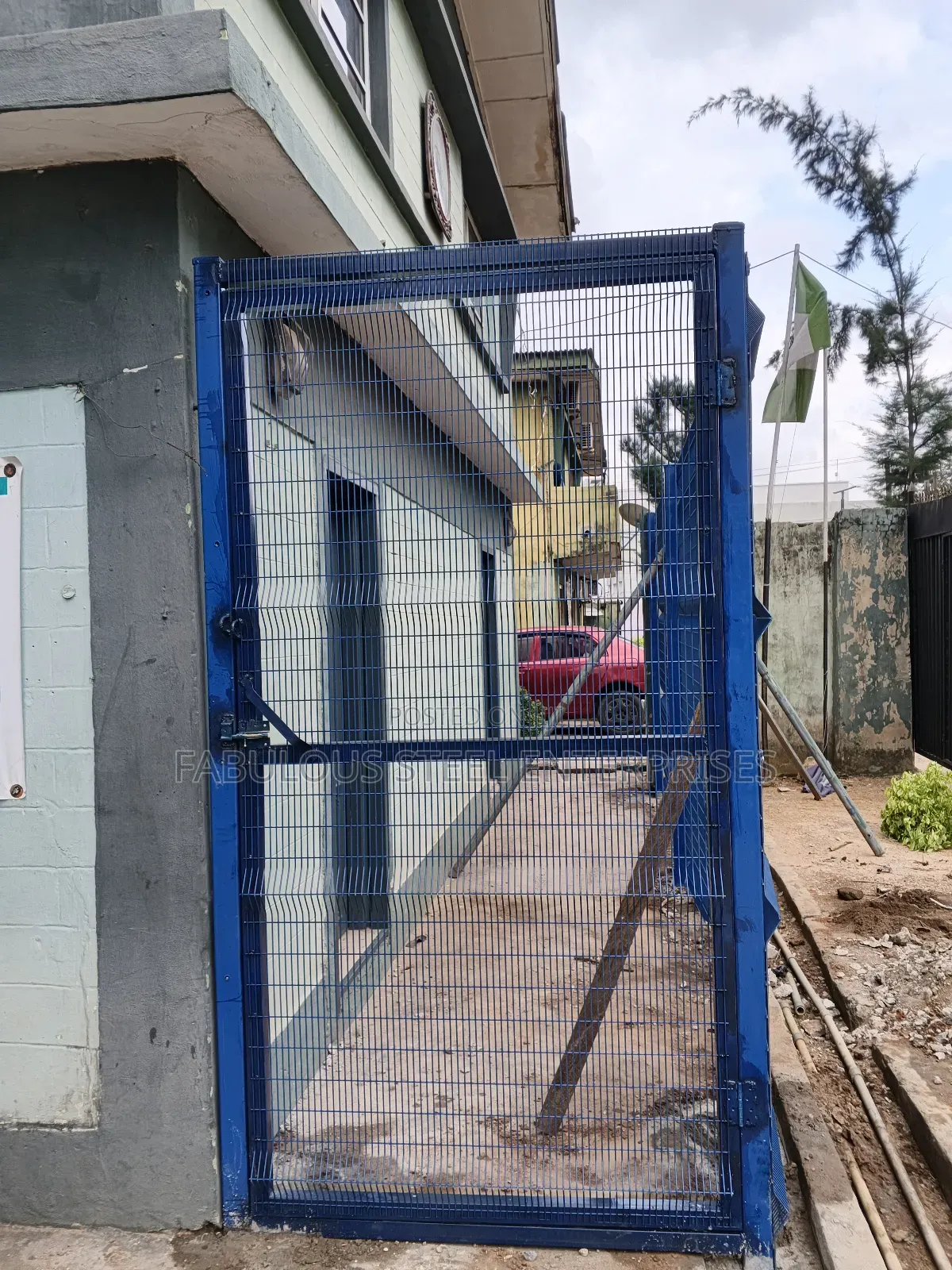 Wire Mesh 3x1/2 Blue Colour